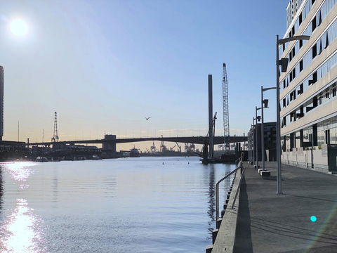 Pride Docklands Waterfront Apartment City View - Northern Rivers Accommodation 6