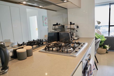 Pride Docklands Waterfront Apartment City View - Northern Rivers Accommodation 22