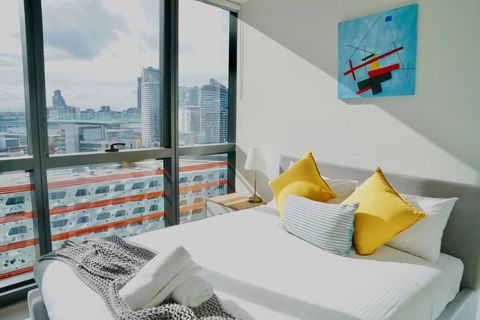 Pride Docklands Waterfront Apartment City View - Northern Rivers Accommodation 10