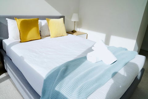 Pride Docklands Waterfront Apartment City View - Northern Rivers Accommodation 2