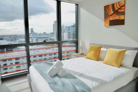 Pride Docklands Waterfront Apartment City View - Northern Rivers Accommodation 9