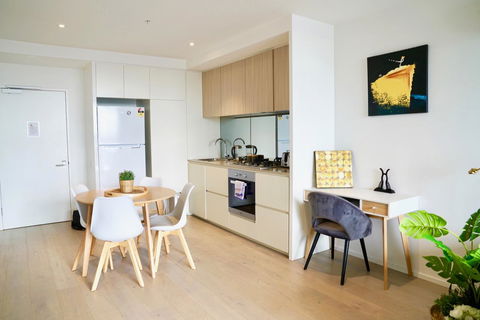 Pride Docklands Waterfront Apartment City View - Northern Rivers Accommodation 13