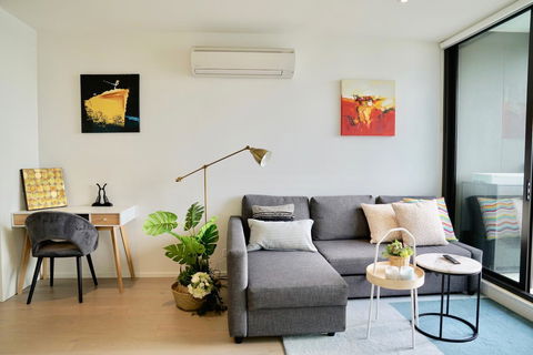 Pride Docklands Waterfront Apartment City View - Northern Rivers Accommodation 7