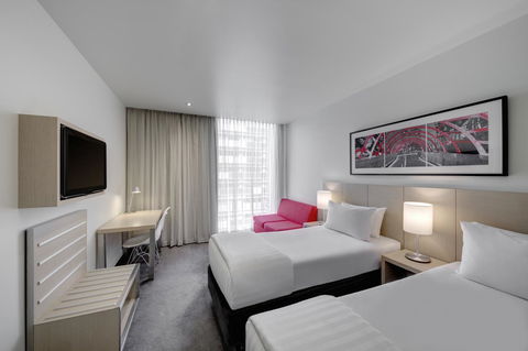 Travelodge Hotel Melbourne Docklands - Northern Rivers Accommodation 2
