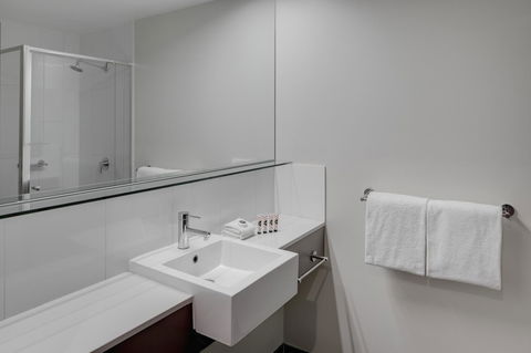 Travelodge Hotel Melbourne Docklands - Northern Rivers Accommodation 14