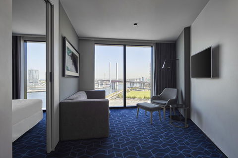 Vibe Hotel Melbourne Docklands - Northern Rivers Accommodation 2