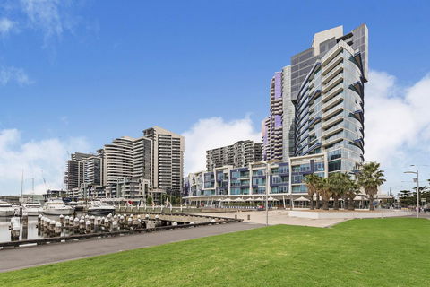 Docklands Private Collection - NEWQUAY - Northern Rivers Accommodation 0