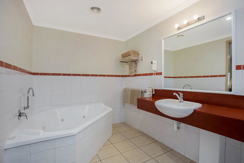 Comfort Inn Warrnambool International - Northern Rivers Accommodation 11