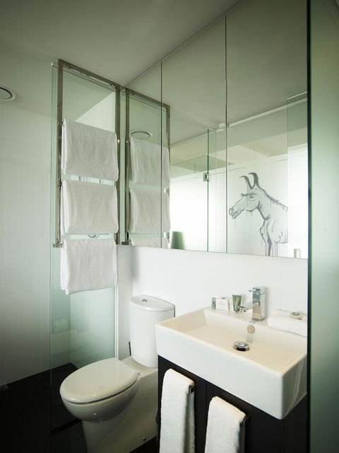 The Cullen Melbourne - Art Series - Northern Rivers Accommodation 6