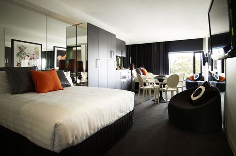 The Cullen Melbourne - Art Series - Northern Rivers Accommodation 16