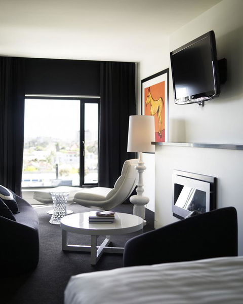 The Cullen Melbourne - Art Series - Northern Rivers Accommodation 13
