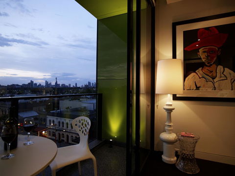 The Cullen Melbourne - Art Series - Northern Rivers Accommodation 14