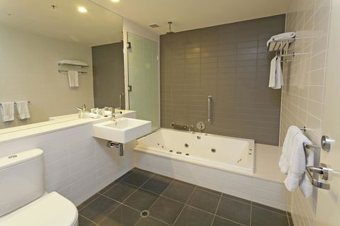 Causeway 353 Hotel - Northern Rivers Accommodation 35