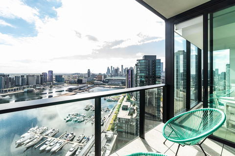 Melbourne Private Apartments - Collins Wharf Waterfront, Docklands - Northern Rivers Accommodation 2