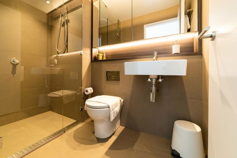 Melbourne Private Apartments - Collins Wharf Waterfront, Docklands - Northern Rivers Accommodation 43