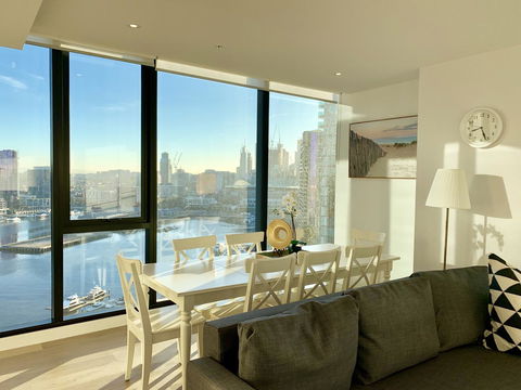 Melbourne Private Apartments - Collins Wharf Waterfront, Docklands - Northern Rivers Accommodation 8