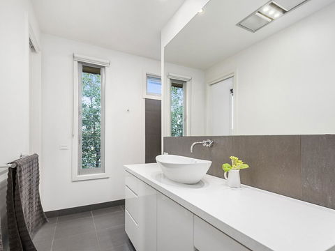Aireys Ocean View - Northern Rivers Accommodation 10