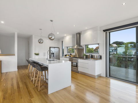 Aireys Ocean View - Northern Rivers Accommodation 6