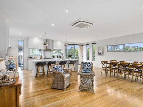 Aireys Ocean View - Northern Rivers Accommodation 5