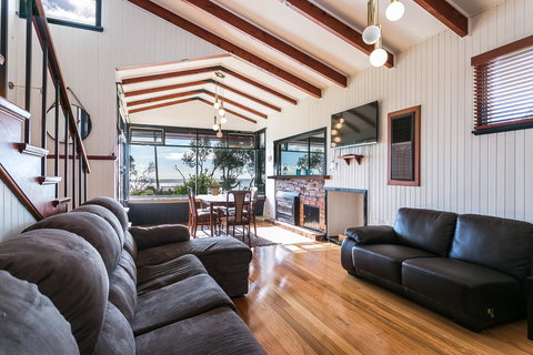 Beach Front Beauty - Ocean Front Views - Northern Rivers Accommodation 6