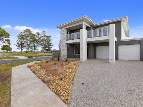 Bunya By The Sea - Northern Rivers Accommodation 0