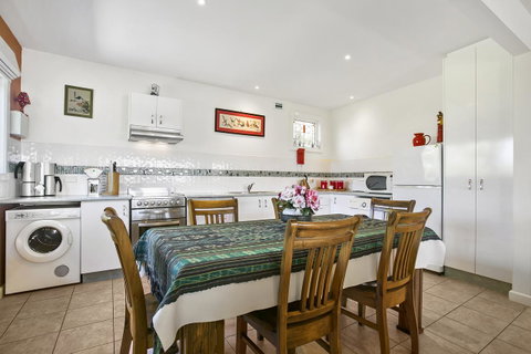 Black Dolphin Beach Penthouse - Northern Rivers Accommodation 4