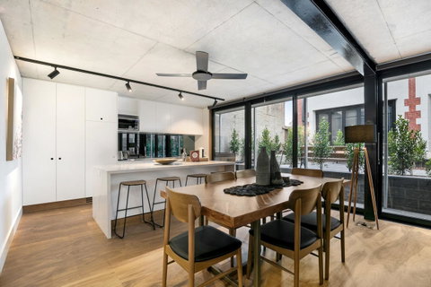 Stylish Apartment In Unique Church Development - Northern Rivers Accommodation 8