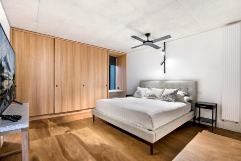 Stylish Apartment In Unique Church Development - Northern Rivers Accommodation 13