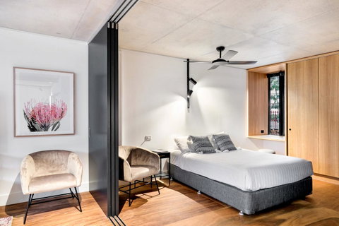 Stylish Apartment In Unique Church Development - Northern Rivers Accommodation 9