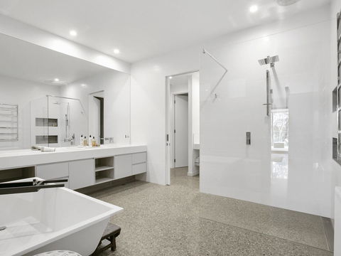Lansdowne Villa - With Swimming Pool - Northern Rivers Accommodation 12