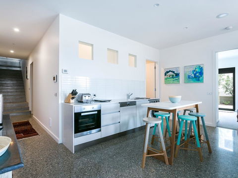 Lansdowne Villa - With Swimming Pool - Northern Rivers Accommodation 8