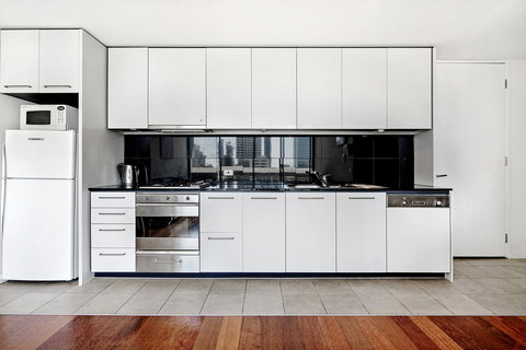 ULTIQA Little Collins (located At The Hero Apartment Building) - Northern Rivers Accommodation 7