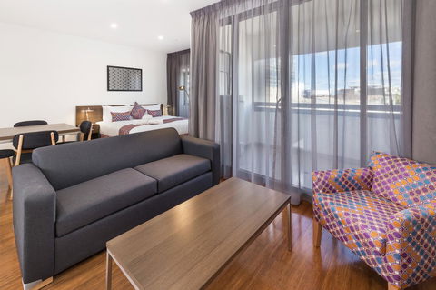 City Edge Dandenong Apartment Hotel - Northern Rivers Accommodation 0