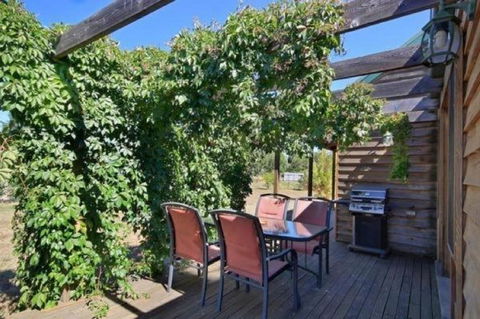 Beechworth Cedar Cottages - Northern Rivers Accommodation 12