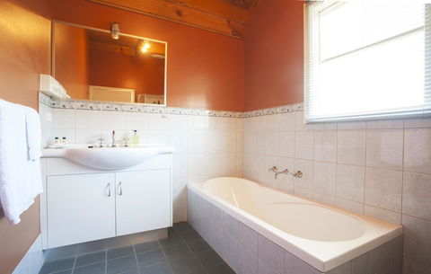 Beechworth Cedar Cottages - Northern Rivers Accommodation 11