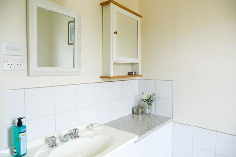 Miss Pym's Cottage - Northern Rivers Accommodation 12