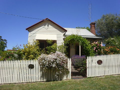 Miss Pym's Cottage - Northern Rivers Accommodation 0