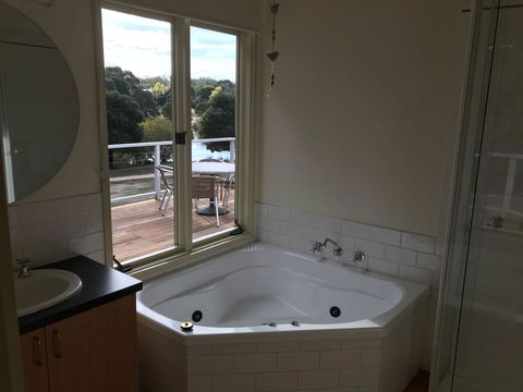 Lakeside Conti Villas - Northern Rivers Accommodation 3