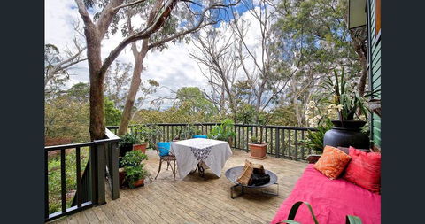 The Black Cockatoo - Secret Garden Mountains Home - Northern Rivers Accommodation 1