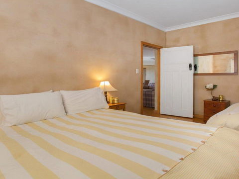 The Farmhouse - Grape Vines And Rolling Green Hills - Northern Rivers Accommodation 1