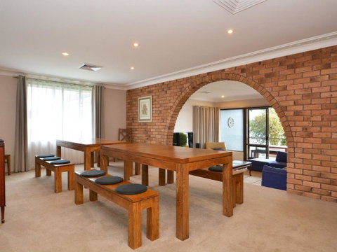 The House On The Lake @ Fishing Point, Lake Macquarie - Honestly Put The Line In And Catch Fish - Northern Rivers Accommodation 2