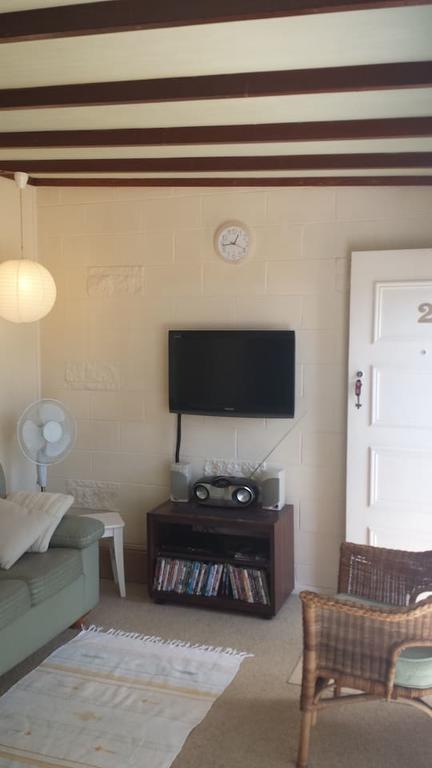 The Jetty Cabin Lakeside - Northern Rivers Accommodation 2
