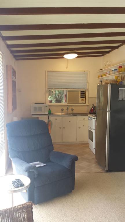 The Jetty Cabin Lakeside - Northern Rivers Accommodation 3