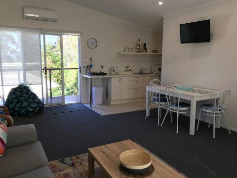 The Lake Guesthouse - Northern Rivers Accommodation 2