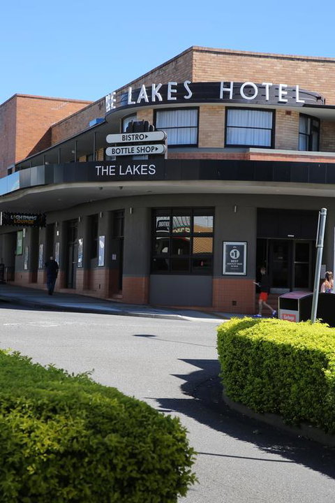 The Lakes Hotel - Northern Rivers Accommodation 3