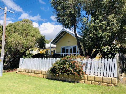 The Light And Bright Yellow Beach House - Northern Rivers Accommodation 1