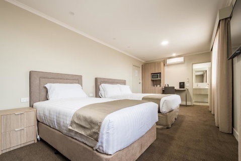 The Lighthouse Hotel - Northern Rivers Accommodation 2