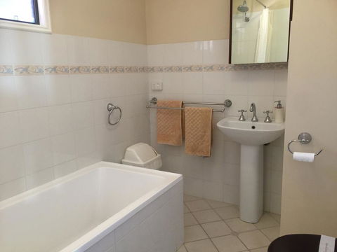 The Nosh & Nod - Howick Street - Northern Rivers Accommodation 1