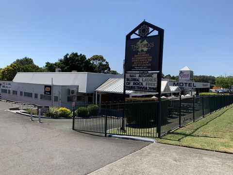 The Oaks Hotel Motel - Northern Rivers Accommodation 0