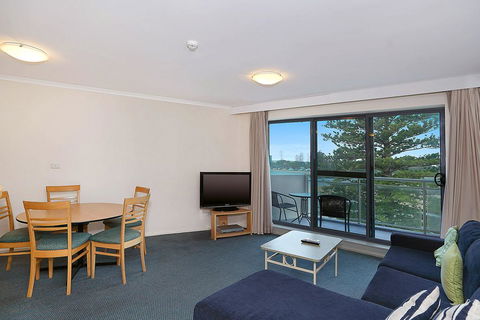 The Oaks Waterfront Resort, Unit 302 - Northern Rivers Accommodation 2